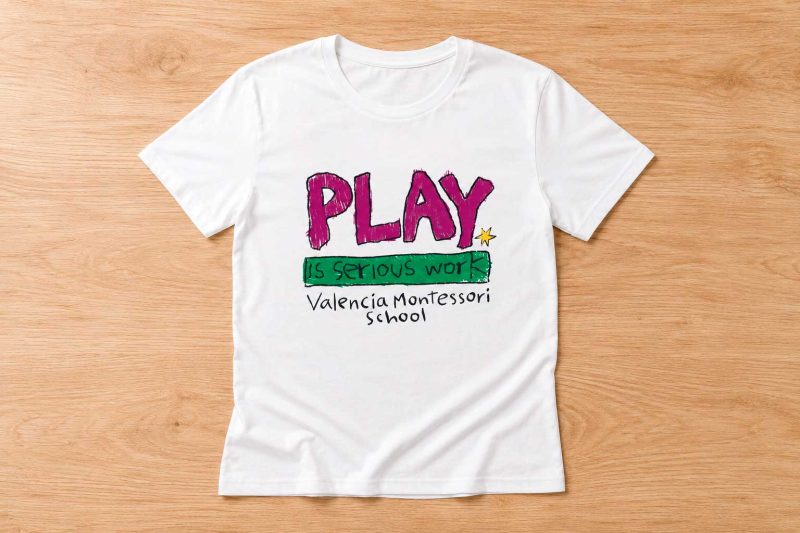 Descubre cómo hemos personalizado las nuevas camisetas ecológicas para Valencia Montessori School, un proyecto que vuelve a confiar en nosotros un año más.